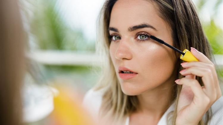 Wenn es um einen schönen Augenaufschlag geht, ist Mascara unerlässlich.