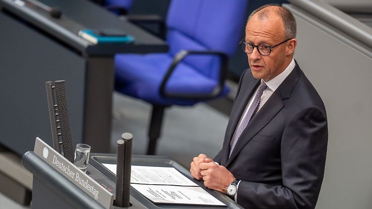 "Wir erlauben uns, kritisch nachzufragen, welches Ziel Israel im Gazastreifen erreichen will", sagte der Kanzler.