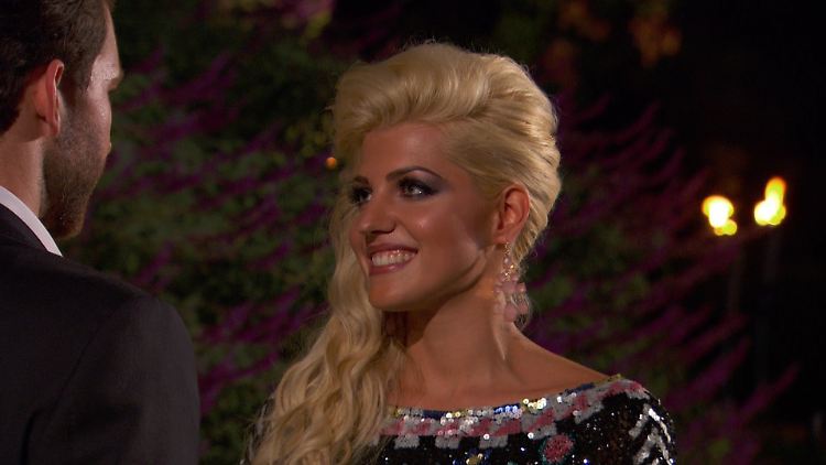Sarah Nowak, heute Sarah Harrison, sah bei ihrer "Bachelor"-Teilnahme noch etwas anders aus.