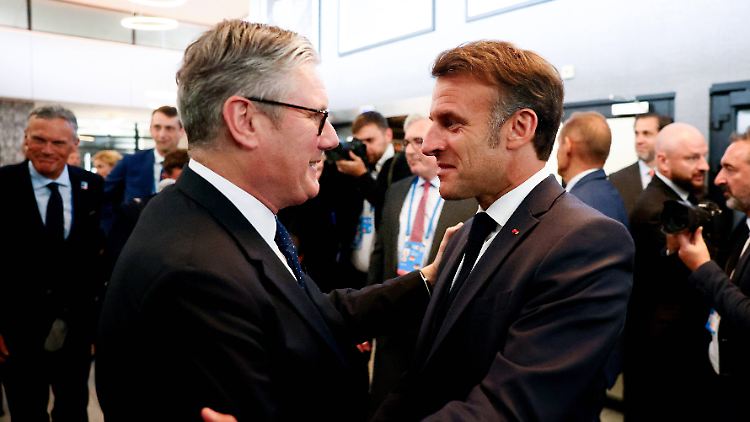 Europas Atommächte: Der britische Premier Starmer und der französische Präsident Macron auf dem Nato-Gipfel in Den Haag. 