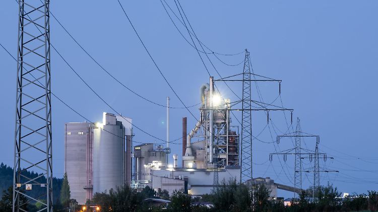 Seit der Energiekrise 2022 wird in Deutschland intensiv über die Einführung eines Industriestrompreises diskutiert. (Archivbild)