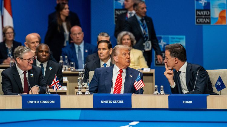 Starmer, Trump, Rutte während des Nato-Gipfels in Den Haag