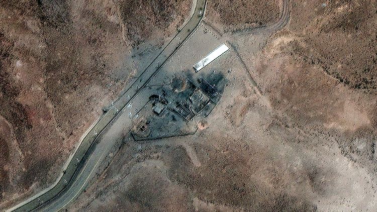Schäden an der Oberfläche der unterirdischen Atomanlage Fordo. Zudem wurden auch die Standorte Natans und Isfahan von den USA angegriffen.