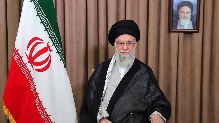 Ajatollah Ali Chamenei ist seit 1989 Oberster Führer Irans.