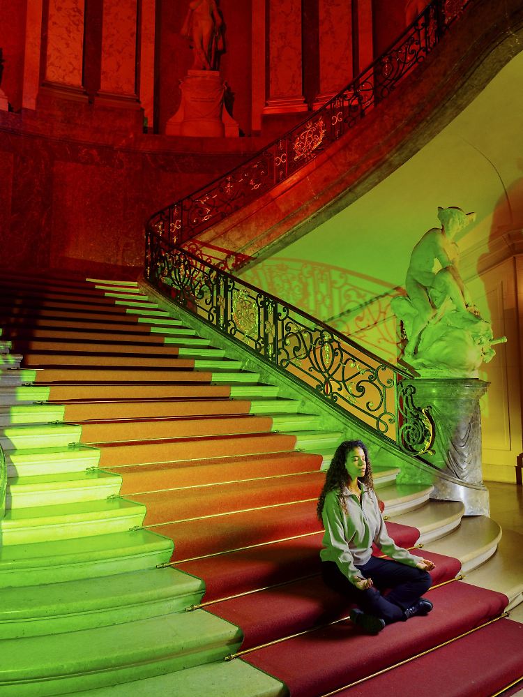 Im Bode-Museum bietet das Projekt "Das heilende Museum. Achtsamkeit und Meditation im Kunstraum" Hilfe.