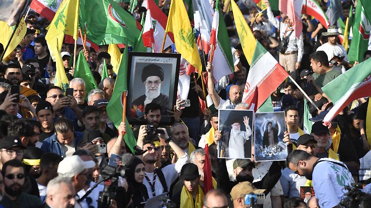 Demo für den Ajatollah in Beirut: Das iranische Regime gibt sich selbstbewusst.