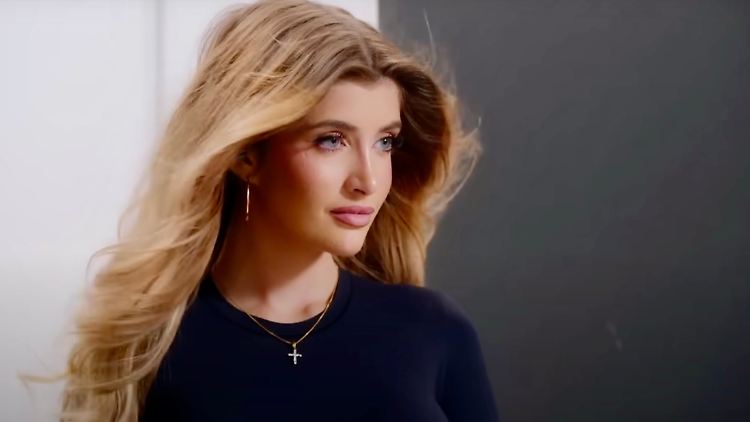 Sami Sheen beim sexy Shooting - Mama Denise Richards mischt mit.