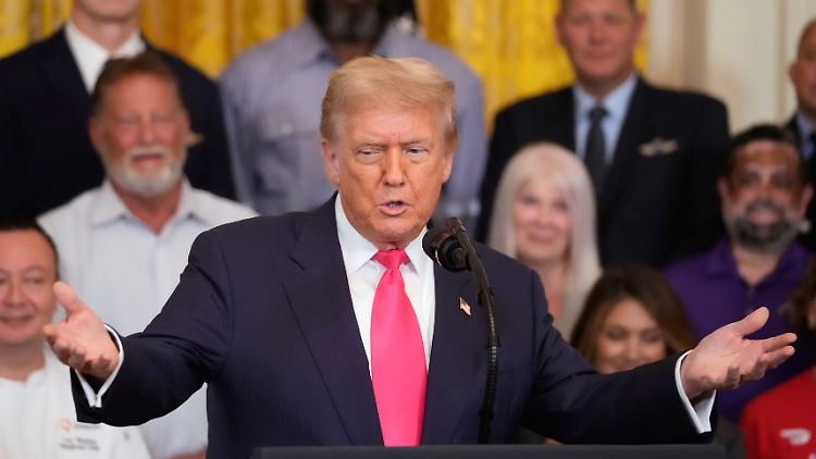 Trump droht der "New York Times" auch mit einer Klage.