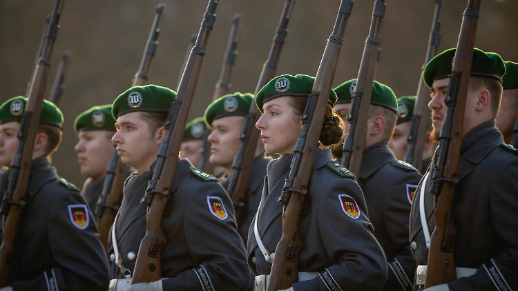 Die Forderungen der Union, möglichst schnell auf die Wehrpflicht umzustellen, teilt Pistorius nach eigener Aussage nicht. 