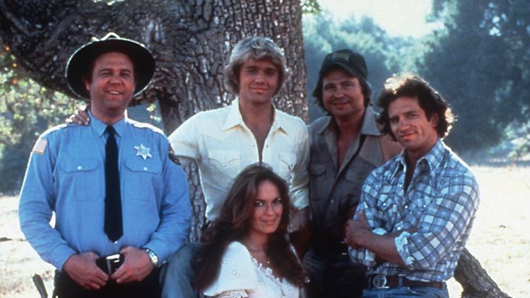 Rick Hurst (l.) mit seinen "Ein Duke kommt selten allein"-Co-Stars.