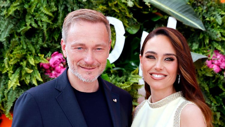 FDP-Politiker Christian Lindner begleitete seine Frau Franca Lehfeldt zum "WoMen on Top Award".