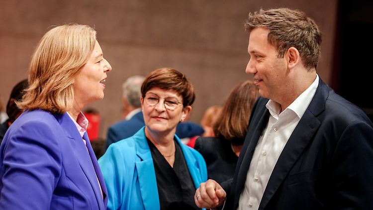 Alte und neue SPD-Führung: Bärbel Bas (l.) will Saskia Esken ablösen, Lars Klingbeil bleibt auf seinem Posten.
