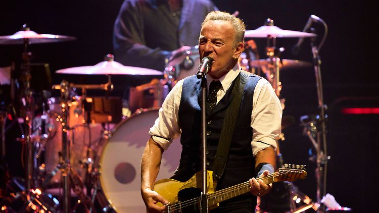 Bruce Springsteen ist mit seiner E Street Band auf Europatournee. Das Konzert in Gelsenkirchen war sein letztes in Deutschland.