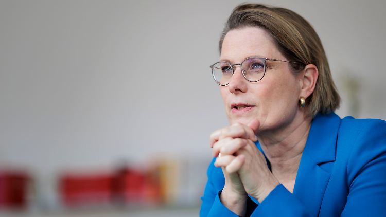 Bundesjustizministerin Hubig kennt das Problem teurer möblierter Wohnungen aus eigener Erfahrung.