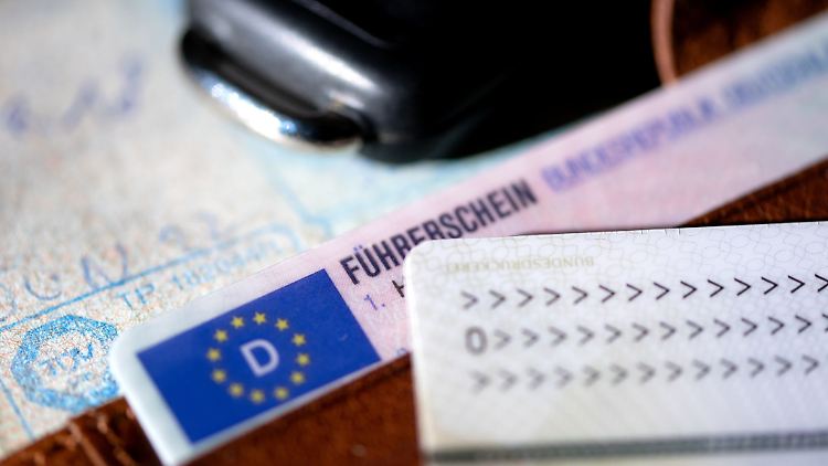 Hunderte Führerscheinbesitzer haben im vergangenen Jahr in Thüringen die Fahrerlaubnis wegen Gesundheitsproblemen zumindest zeitweise verloren (Symbolfoto).
