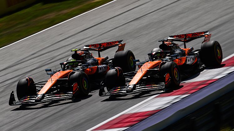 Die beiden McLaren lieferten sich einen wilden Kampf.