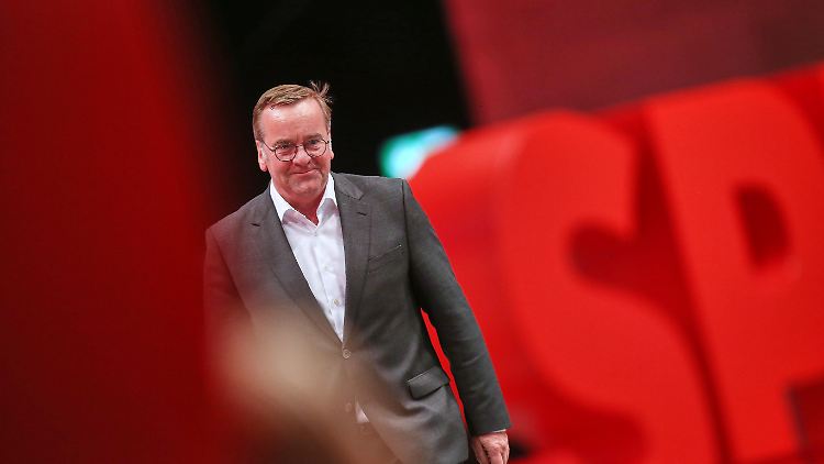 Die SPD wendete beim Parteitag einen Eklat über den neuen Wehrdienst ab.