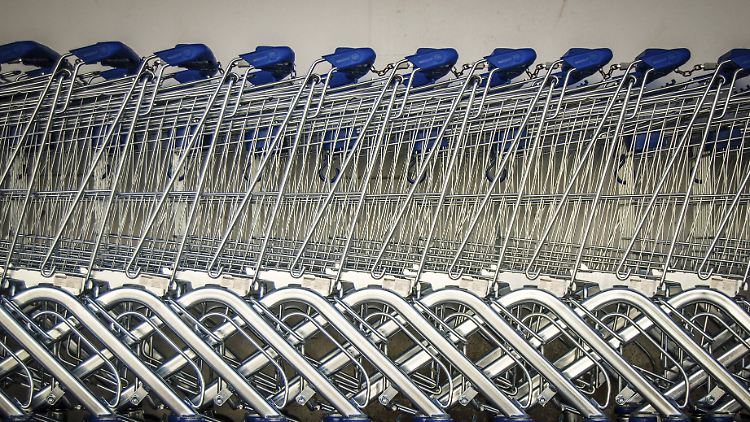 Die Einkaufswagen bleiben leerer - auch im Einzelhandel mit Lebensmitteln sank der Umsatz.