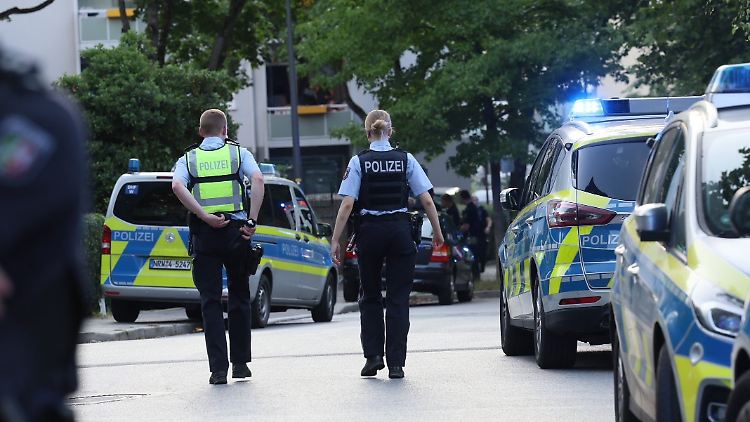 Die Polizei war mit bis zu 100 Beamten im Einsatz.