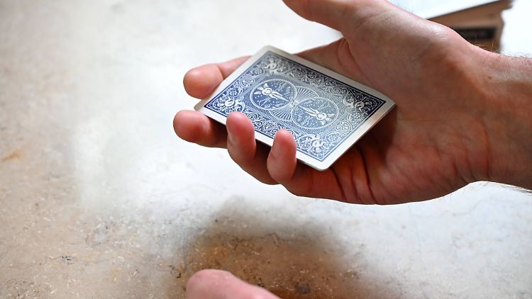 Ob es bei der Zaubershow auch Kartentricks gab, ist nicht bekannt.