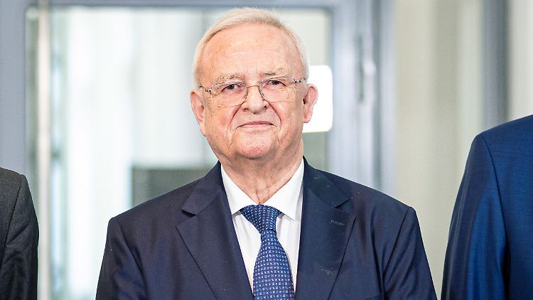 Martin Winterkorn, ehemaliger Vorstandsvorsitzender der Volkswagen AG, während seines Strafprozesses im Landgericht Braunschweig im September 2024. 