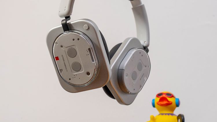 Einen Kopfhörer wie den Nothing Headphone (1) hat man bisher noch nicht gesehen.