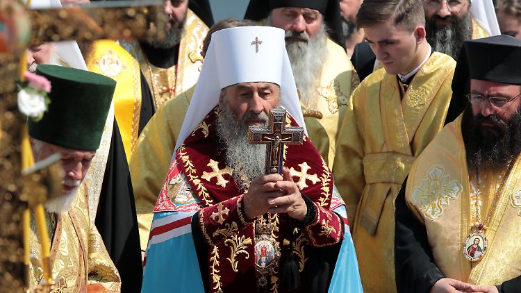 Metropolit Onufrij während eines Gottesdienstes auf dem Hügel des Heiligen Wladimir im Juli 2021 in Kiew.