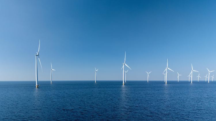 Deutschland hat ambitionierte Offshore-Ziele: Die installierte Leistung liegt aktuell bei 10 Gigawatt. In mehreren Stufen (2030: 30 GW, 2035: 40 GW) soll sie bis 2045 auf 70 Gigawatt steigen.