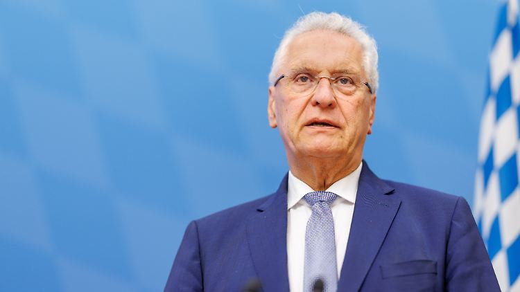 Der CSU-Politiker Herrmann betont, dass Abschiebungen nach Afghanistan und Syrien im Koalitionsvertrag stehen.