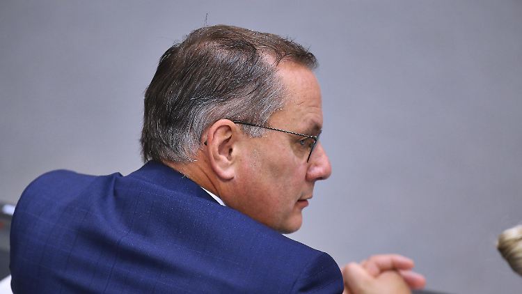 Mit wechselnden Mehrheiten Gesetze durchbringen: AfD-Chef Chrupalla kann einer Zusammenarbeit mit dem BSW viel abgewinnen. 