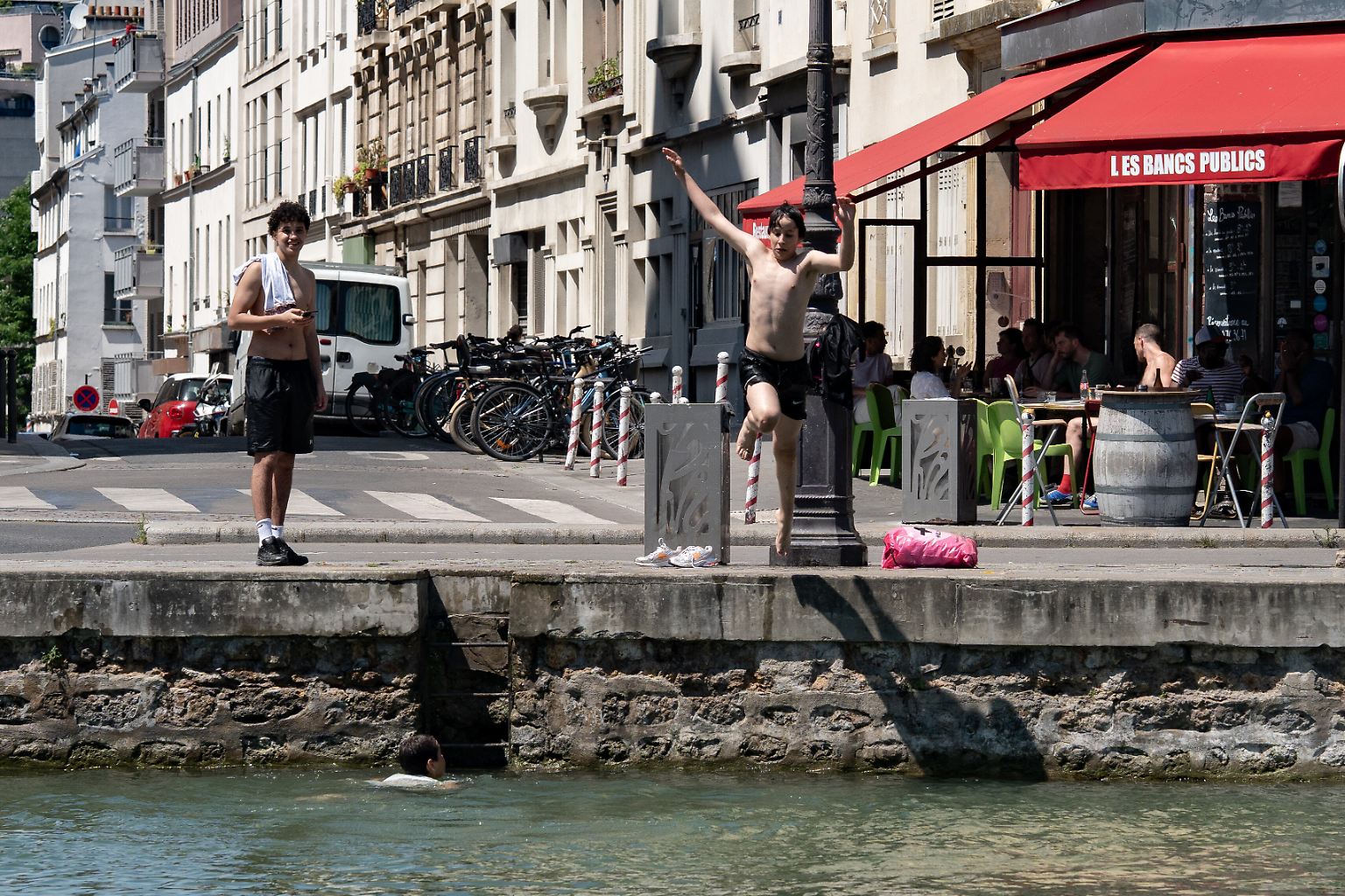 Es ist ein langgehegter Wunsch vieler Menschen in Paris: Erstmals seit über 100 Jahren kann man wieder in der Seine schwimmen. 