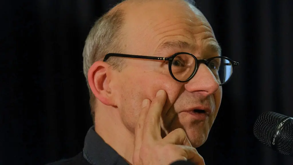 Christoph-Spehr-haelt-eine-Rede