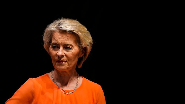 Dass der Misstrauensantrag gegen Ursula von der Leyen erfolgreich ist, gilt als sehr unwahrscheinlich. Sein Ergebnis könnte aber zeigen, dass das Vertrauen in die Kommissionspräsidentin erodiert.