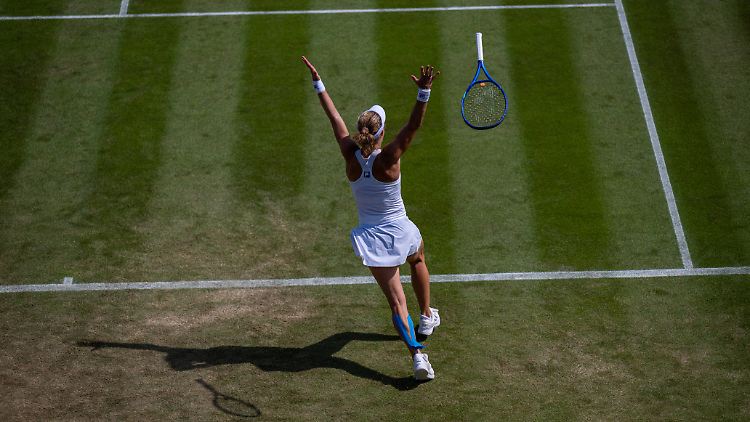 Völlig losgelöst: Laura Siegemund kann ihr Glück kaum fassen.