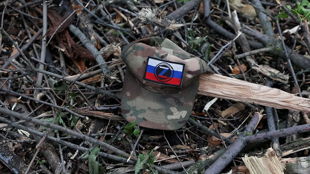 2023-05-12T175739Z-1805995576-RC26W0AY3R2S-RTRMADP-3-UKRAINE-CRISIS-BAKHMUT