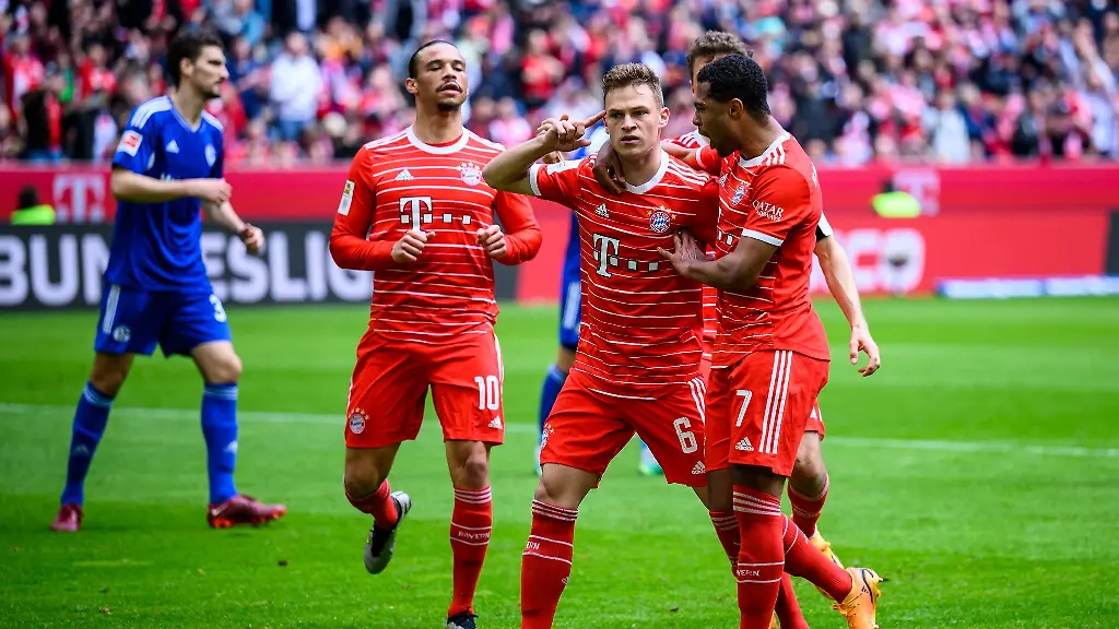 Bayern-Muenchens-Joshua-Kimmich-M-jubelt-nach-seinem-verwandelten-Strafstoss