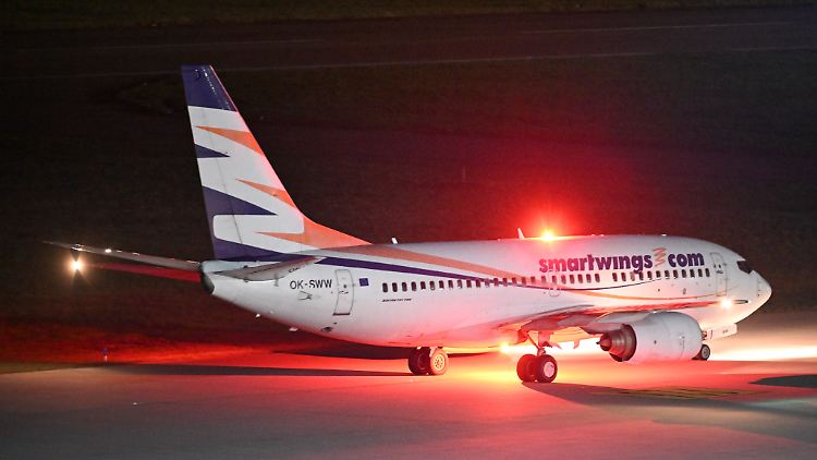 Im April landete ein Flieger mit besonders gefährdeten Afghaninnen und Afghanen in Deutschland. Die Bundesregierung will das Aufnahmeprogramm nun beenden.