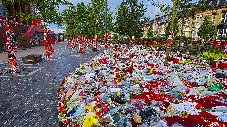 Um das Anfield-Stadion erinnert alles an Diogo Jota.