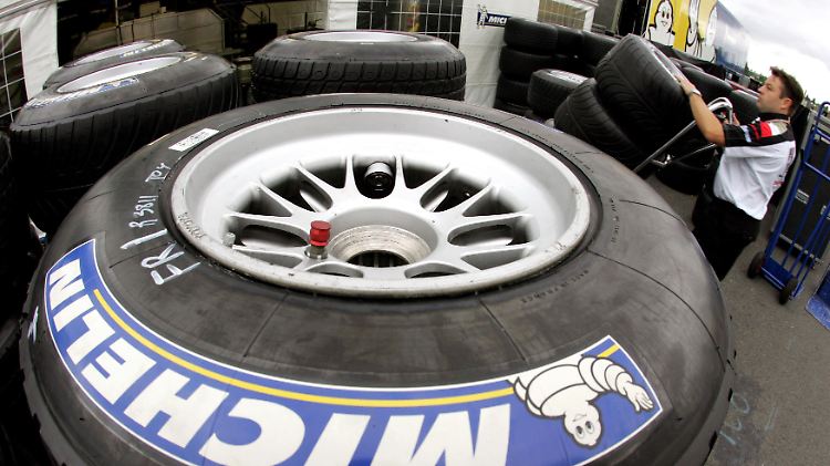Da, wo sich die Kraft der Maschine auf die Straße überträgt: Reifen von Michelin.