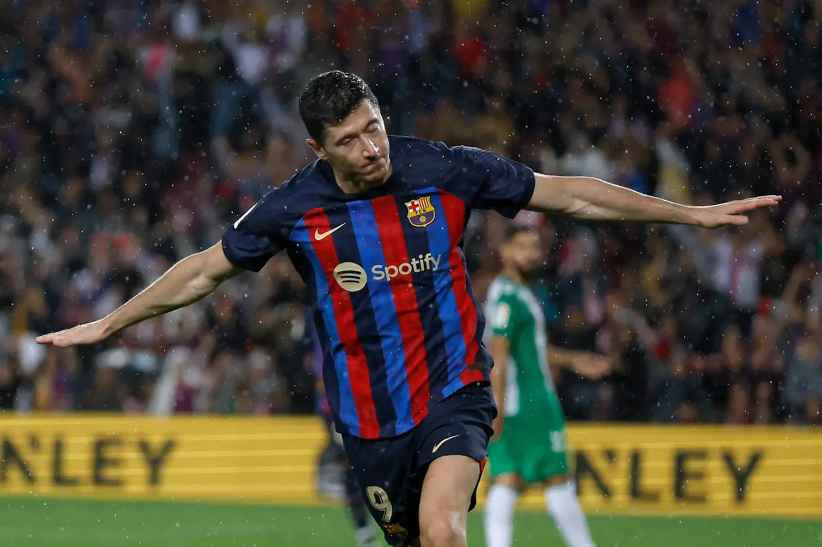 Die-Tore-von-Barcelonas-Robert-Lewandowski-fehlen-seinem-Ex-Club-FC-Bayern