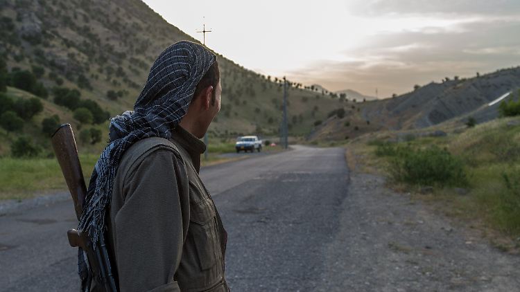 Der Rückzugsort der PKK ist das Kandil-Gebirge. Nicht allzu weit entfernt von dort befindet sich Erbil, die Hauptstadt der autonomen Region Kurdistan im Irak.