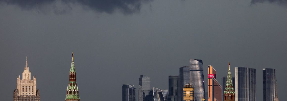 2024-06-20T123318Z_1176935646_RC2YE8AEU0XD_RTRMADP_3_EUROPE-WEATHER-MOSCOW-STORM.JPG