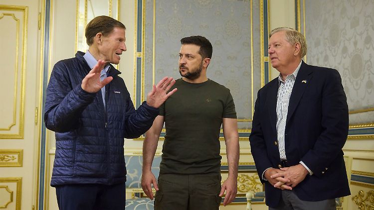 Die US-Senatoren Blumenthal (l.) und Graham (r.) wollen Russland und seine Kriegsmaschinerie schwächen. 