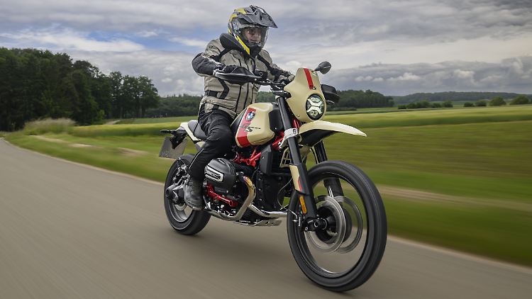 Die neue BMW R 12 G/S ist ein famoses Motorrrad für die Landstraße.