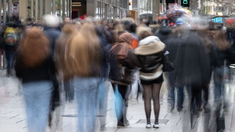 Die meisten Menschen ohne deutschen Pass in Hessen leben in Frankfurt. (Symbolbild)