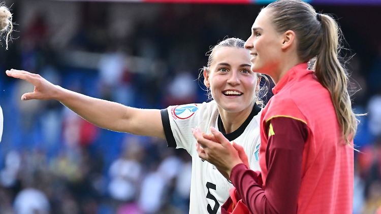 "Und dann habe ich plötzlich bei der EM gespielt", scheint Carlotta Jule Brand zu sagen - und es selbst kaum fassen zu können.
