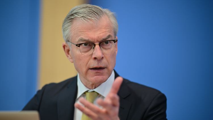 Martin Werding begutachtet die gesamtwirtschaftliche Entwicklung Deutschlands.