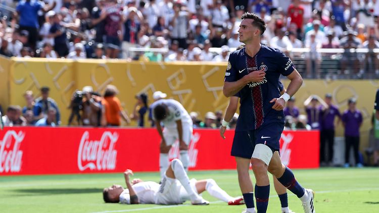 Fabian Ruiz jubelt, Real Madrid liegt gedemütigt am Boden.