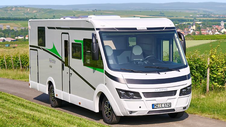 Die Reisemobil-Marke Forster aus dem Haus Eura Mobil ist erst kürzlich 10 Jahre alt geworden und kommt nun mit zwei neuen Baureihen für Preisbewusste auf den Markt.
