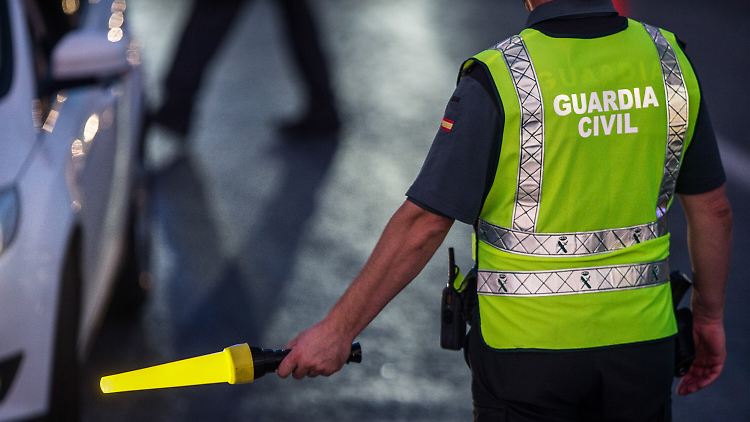 Der Fahrer des Reisebusses wurde festgenommen. 